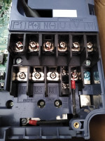 Podłączenie falownika Fuji Frenic Mega FRN5 5G1E-4E wyświetlacz nie reaguje