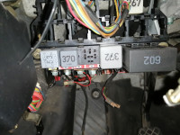 Dlaczego wycieraczki działają tylko na najwolniejszym biegu? Audi A6 C5.