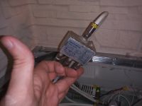 Konfiguracja rozdzielaczy sygnału kablówki: 4 kable, 3 pokoje, funkcja DATA