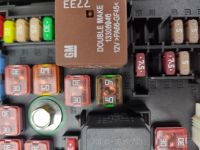 Opel Insignia 2011 bezpieczniki podgrzewania lusterek bocznych