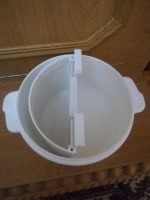 Molecular hydrogen generator