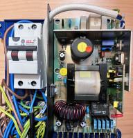 Energoblok Schaudt CSV300 - Syczenie/piszczenie przy zasilaniu 230V i korzystaniu z oświetlenia LED