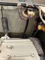 LG F10U2QDN0 jak prawidłowo wymienić elektrozawór w pralce? Błąd IE, zły montaż?