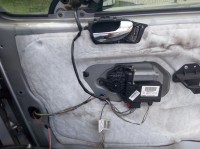 Podłączenie czujnika temperatury zewnętrznej w lusterku Peugeot 307 - które przewody?