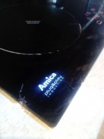 Damaged induction hob - I noticed the chipped side of the Amica induction hob
