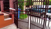 Folding Swing Gate Mechanism: Where to Buy, Install Options, Czech Republic Photo References