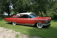 Głośniki na tylną półkę (czerwoną) do auta zabytkowego, ukryte.