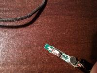 Słuchawki douszne Sony - Dolutowanie odpowiednich kabelków do płytki drukowanej