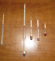 Opowieść o Archimedesie, alkoholomierzu i akumulatorze samochodowym