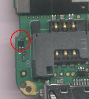 Motorola E365 po zalaniu – brak obrazu i podświetlenia, telefon nie włącza się