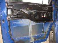 MB Vito 110D 2.3 1998r. - Zerwana linka zamka drzwi przednich