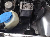 Passat B5 2.0 2001 - Alternator nie ładuje, kontrolka ABS świeci, co sprawdzić?