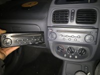 Renault Clio 2000 - nowe radio nie wyświetla kodu aktywacyjnego
