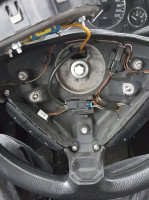 Podłączenie oświetlenia przycisków multifunkcji w Astra G