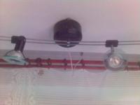 Lampa halogenowa z akustycznym włącznikiem