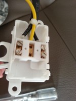 How to connect a connector - Candlestick connector connecting the lamp with one 