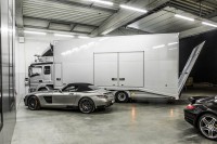 Wybór ciężarówki do przewozu aut i materiałów budowlanych - autolaweta czy plandeka?