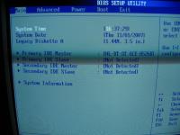 ASUS P4V8X-X nie wykrywa dysku SATA Seagate 80GB – instalacja systemu i sterowniki