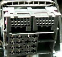 Co potrzebne do podlaczenia normalnego radia w Oplu z CAN ?