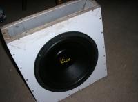 Jak wytłumić obudowę głośnika Kicx 30cm 250W RMS dla głębokiego basu?