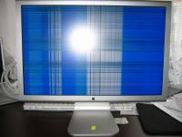 Apple Cinema Display 20" LCD - paski na ekranie