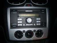jak wyjąć to radio ? fabryczne z focusa II