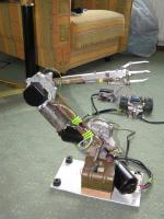 Jak zbudować sterownik do manipulatora 3DOF z ATmega16?