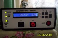 Zasilacz sterowany cyfrowo 0-25,5V 0-2,55A