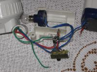 Problem z latarką MX-1715L. Jak podłączyć przewody w środku?