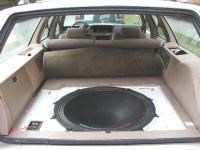 kosztuje 6000$ waży 160kg, 6,000 RMS, 12,000W max, 22"c