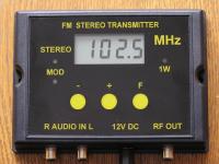Jak zbudować stabilny mininadajnik UKF z PLL na 94MHz?