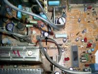 Sony KV-2184MT - przyciemniony pas na ekranie, możliwe zimne luty?