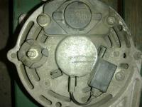 Podłączenie nowego alternatora w Peugeot 405 1.6 - różne wtyczki